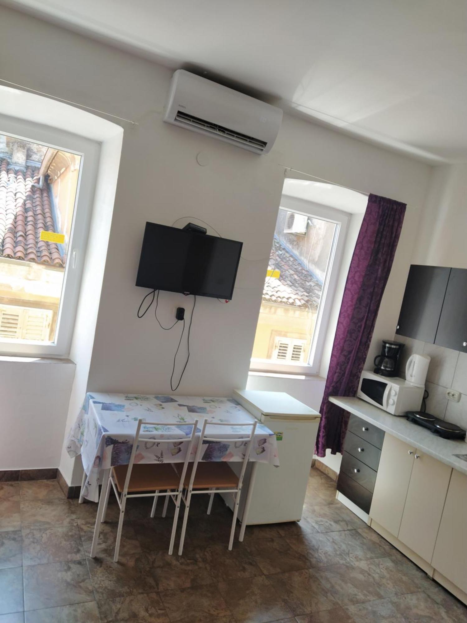 Dejan Apartment 2-Top Centar-Old Town Studio Pula Room photo