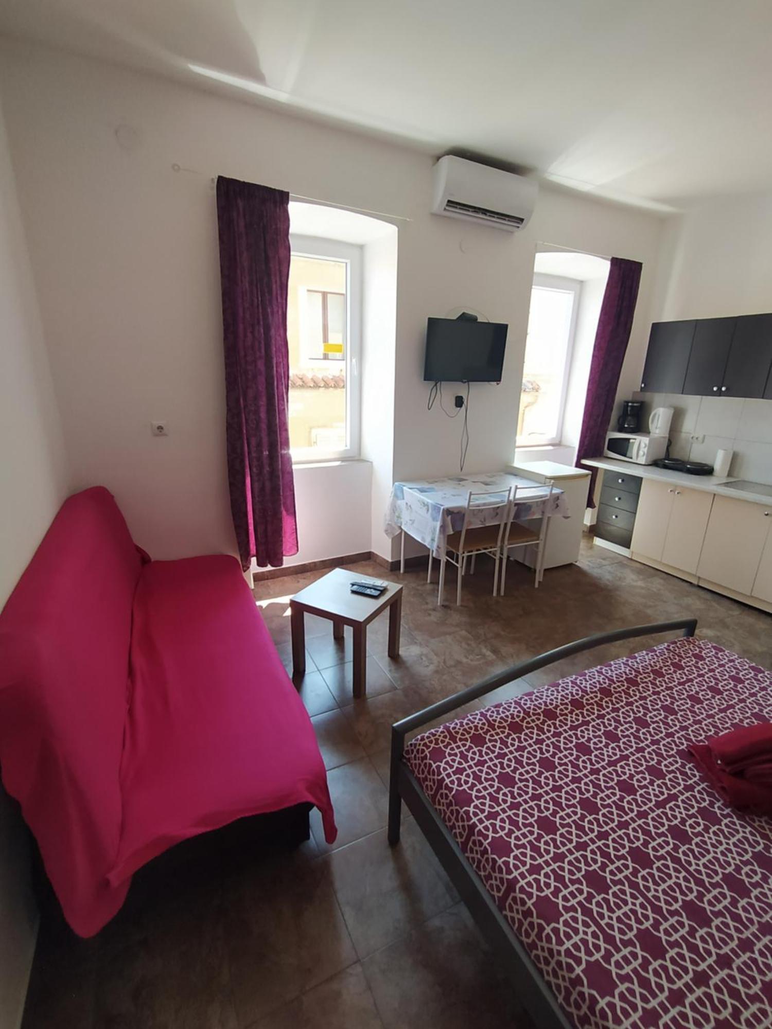 Dejan Apartment 2-Top Centar-Old Town Studio Pula Room photo